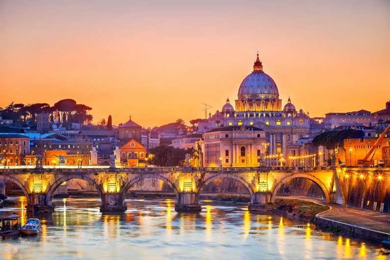 Roma al tramonto: San Pietro e il Tevere